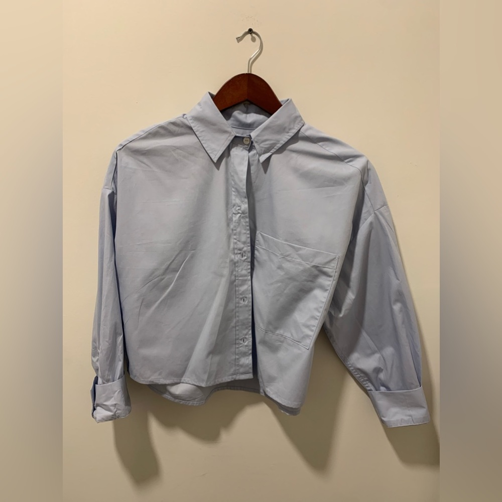 Abercrombie Blue Cropped Collared Button Down Shirt